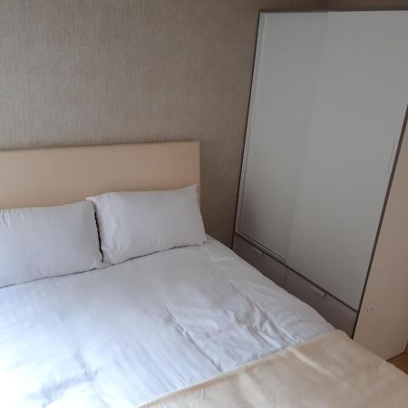 One Double Bedroom Flat Dublino Esterno foto