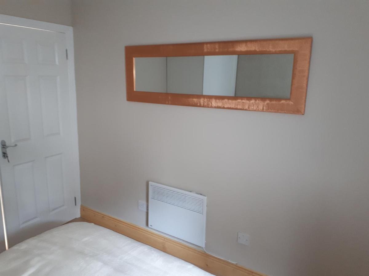 One Double Bedroom Flat Dublino Esterno foto