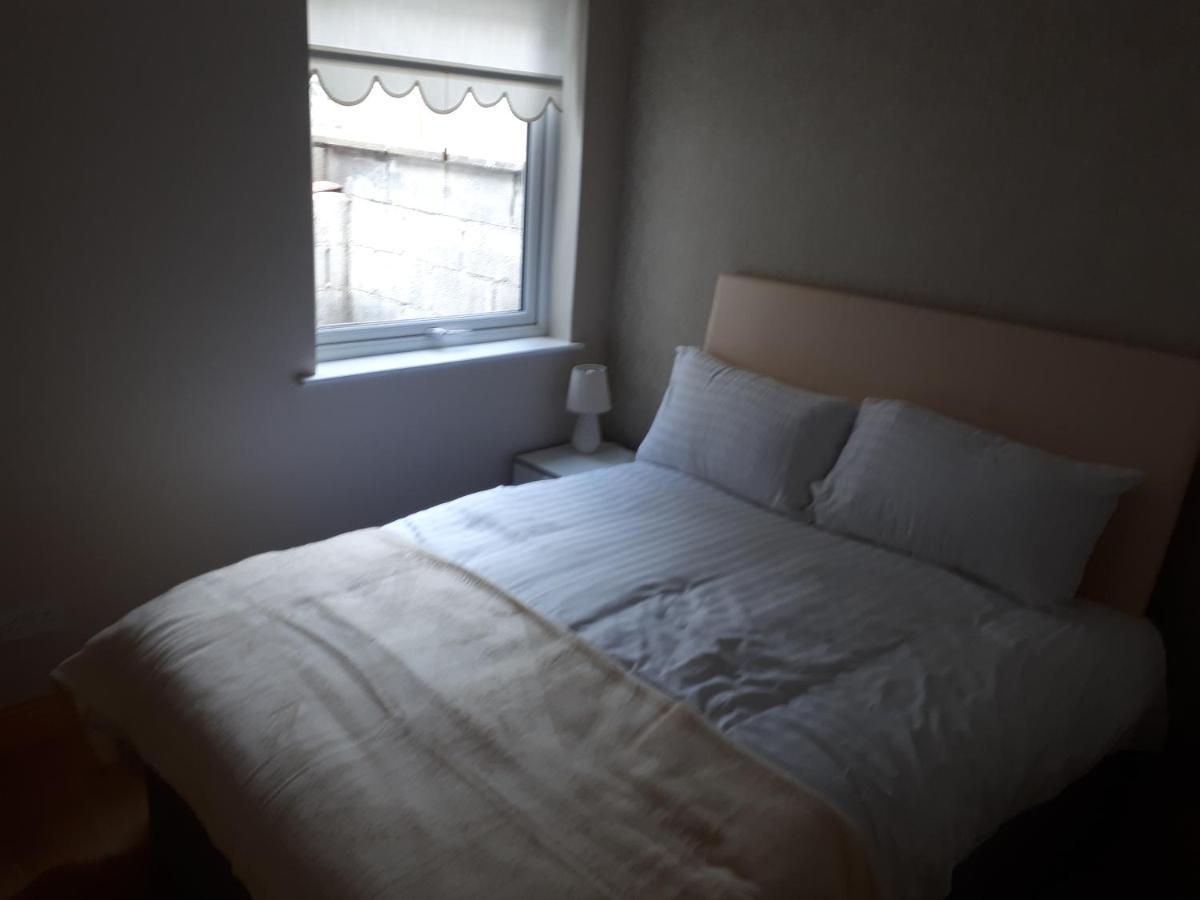 One Double Bedroom Flat Dublino Esterno foto